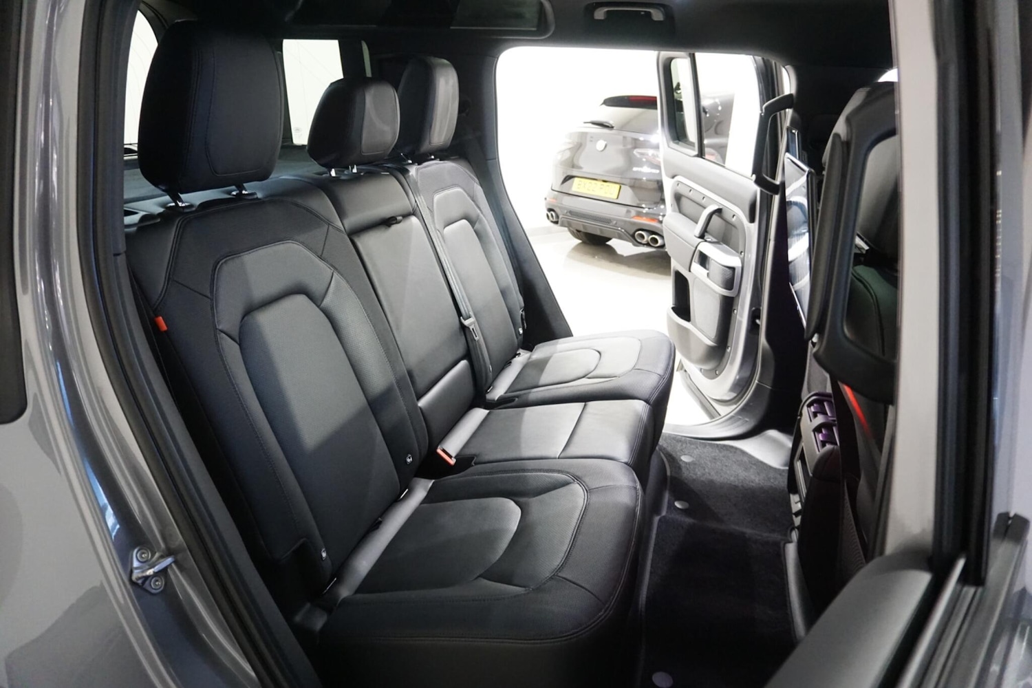 Used Land Rover Defender 110 for sale - 76476482: Photo 55