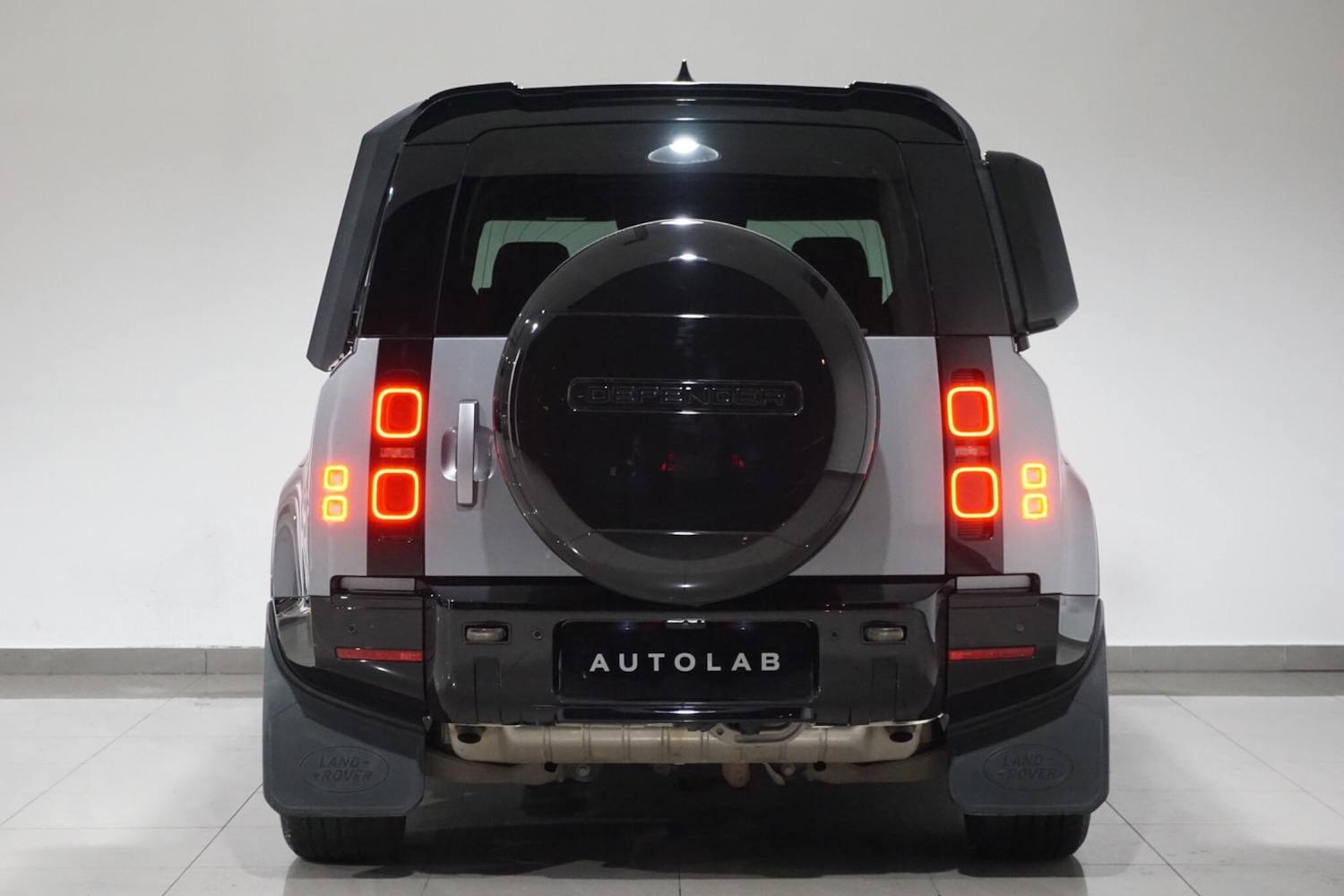 Used Land Rover Defender 110 for sale - 76476482: Photo 8