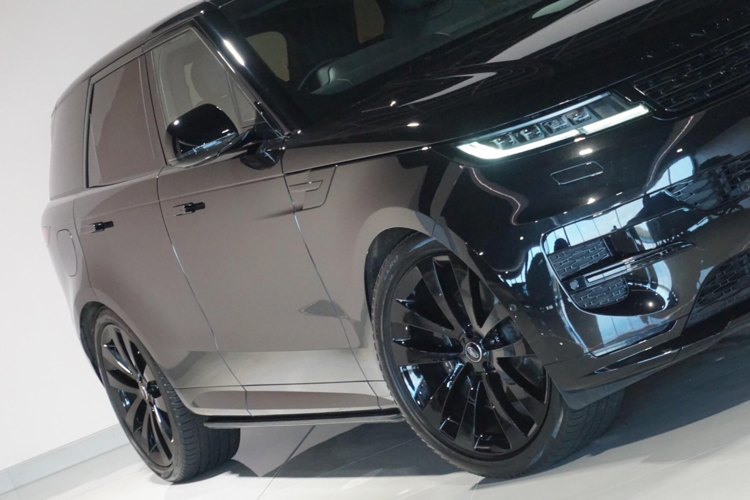 Used Land Rover Range Rover Sport 2024 for sale - 77215570: Photo 41