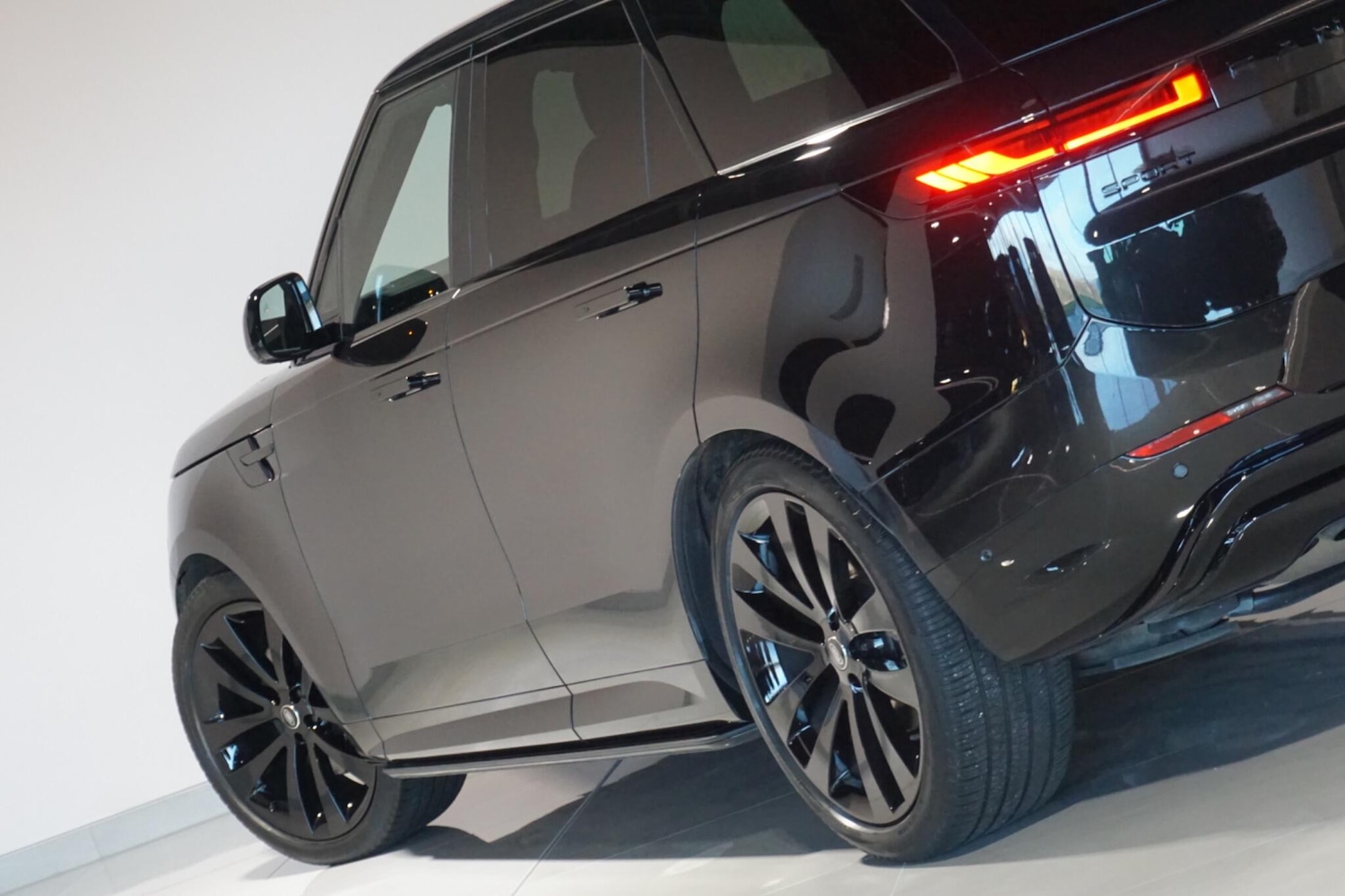 Used Land Rover Range Rover Sport 2024 for sale - 77215570: Photo 42