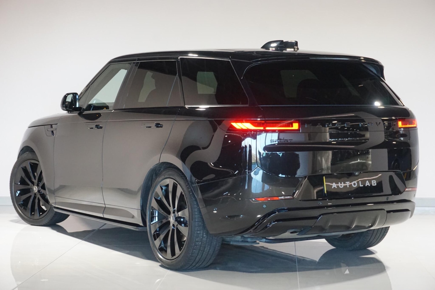 Used Land Rover Range Rover Sport 2024 for sale - 77215570: Photo 6