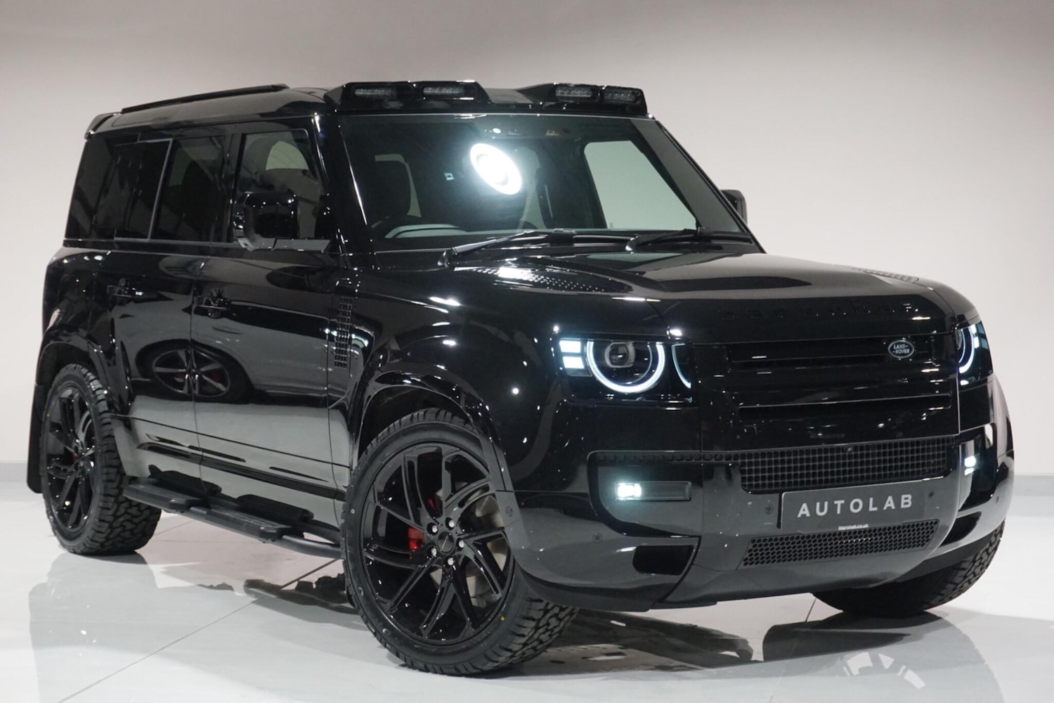 Used Land Rover Defender 110 for sale - 76913700: Photo 1