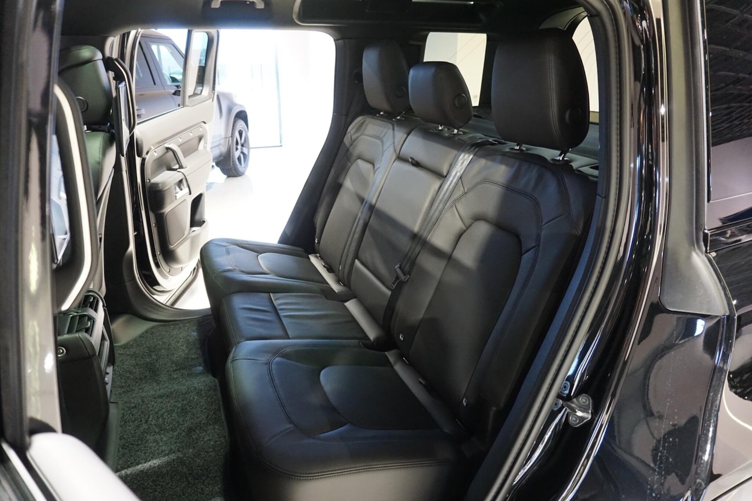 Used Land Rover Defender 110 for sale - 76913700: Photo 15