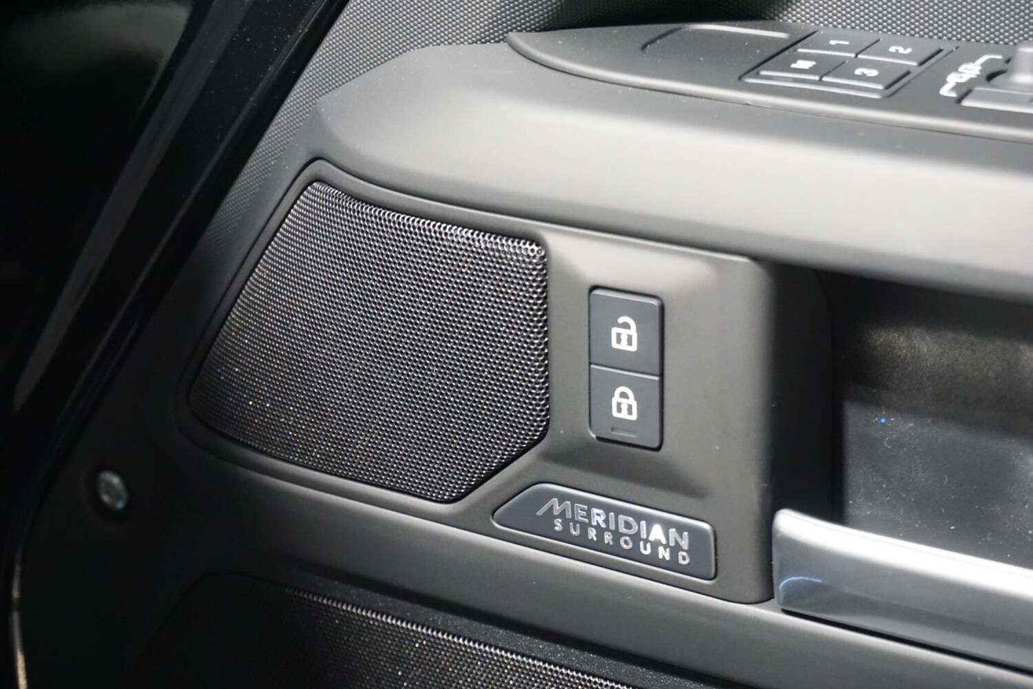 Used Land Rover Defender 110 for sale - 76913700: Photo 21