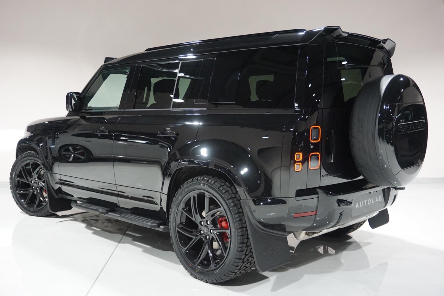 Used Land Rover Defender 110 for sale - 76913700: Photo 27