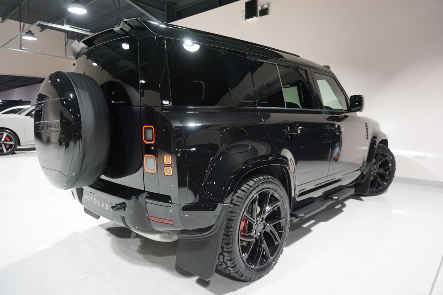 Used Land Rover Defender 110 for sale - 76913700: Photo 29