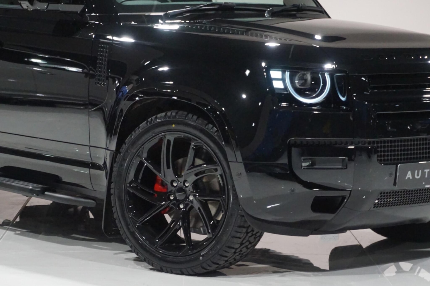 Used Land Rover Defender 110 for sale - 76913700: Photo 45