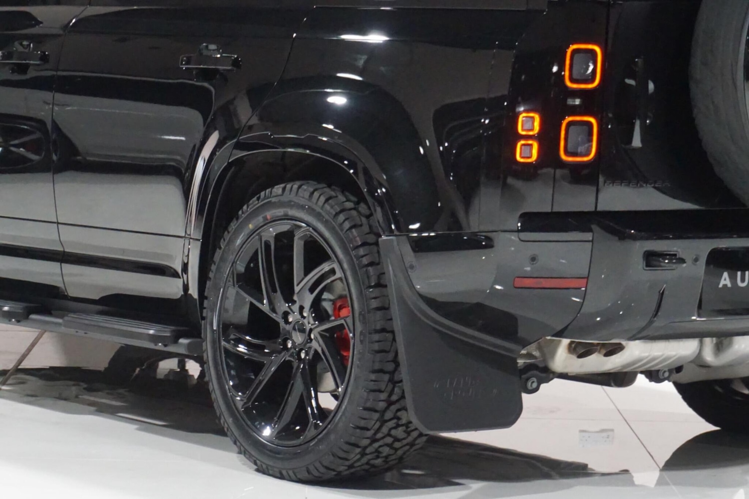 Used Land Rover Defender 110 for sale - 76913700: Photo 46