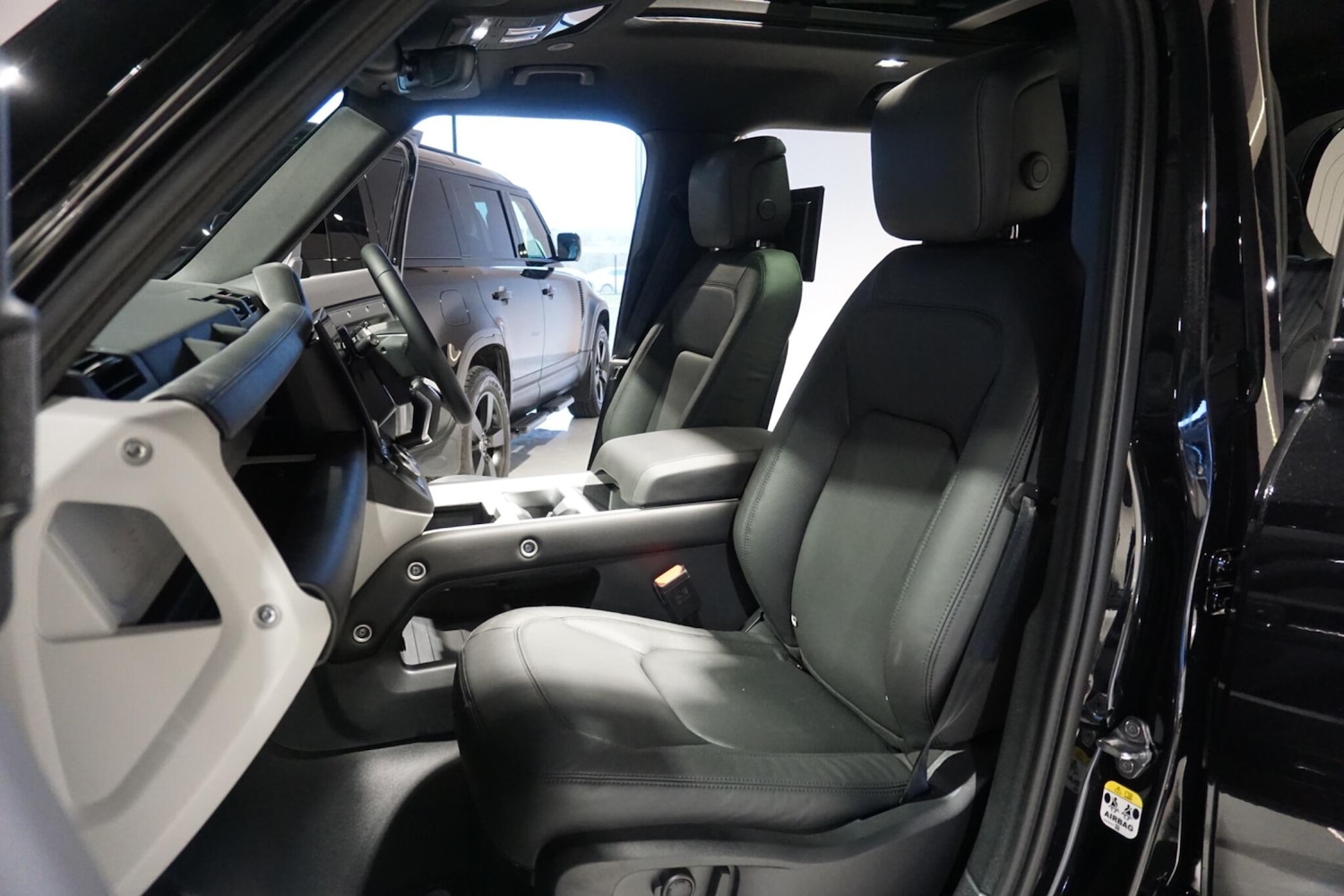 Used Land Rover Defender 110 for sale - 76913700: Photo 54