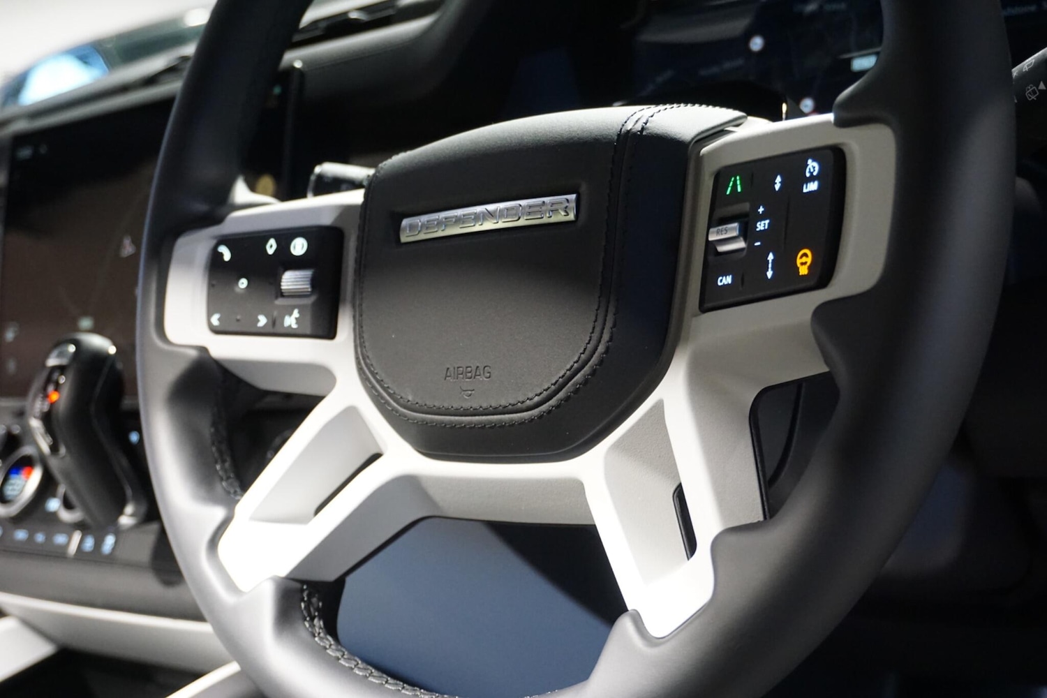 Used Land Rover Defender 110 for sale - 76913700: Photo 59