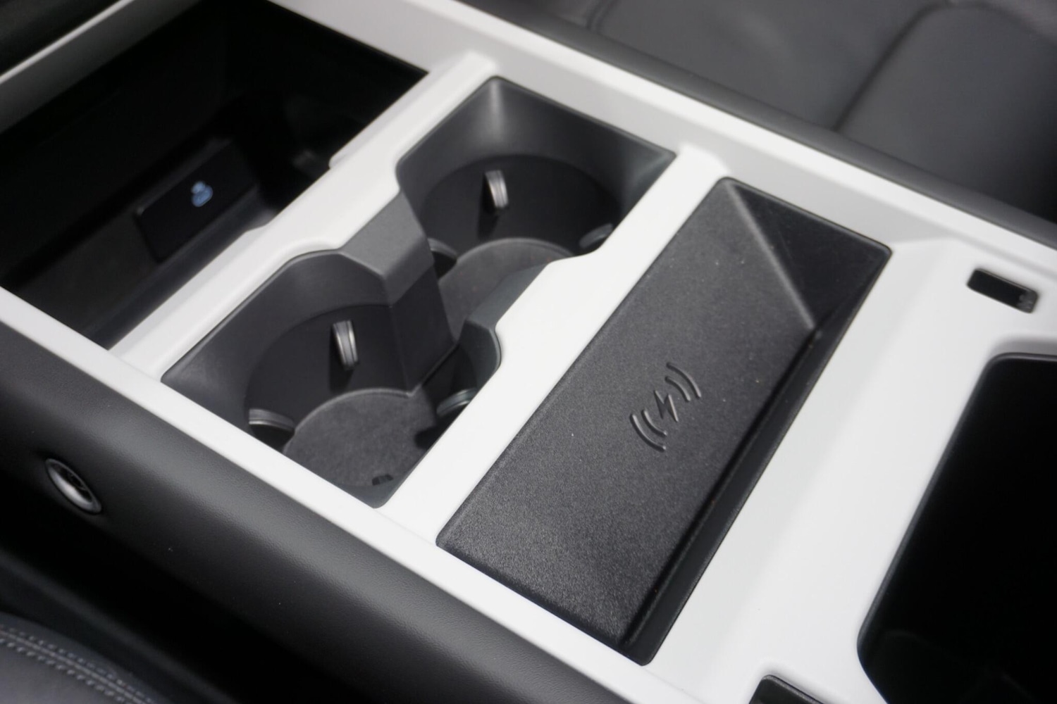 Used Land Rover Defender 110 for sale - 76913700: Photo 65