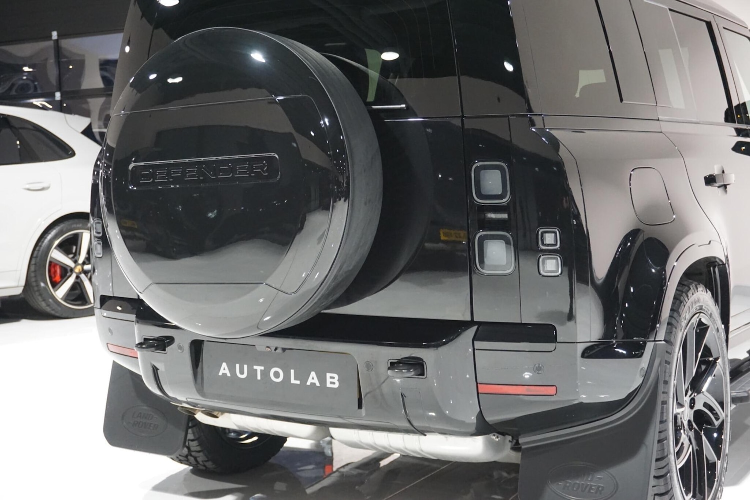 Used Land Rover Defender 110 for sale - 76913700: Photo 68