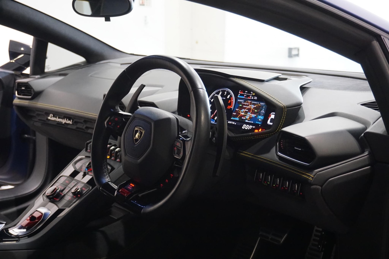 Used Lamborghini Huracan 2016 for sale - 76987775: Photo 11