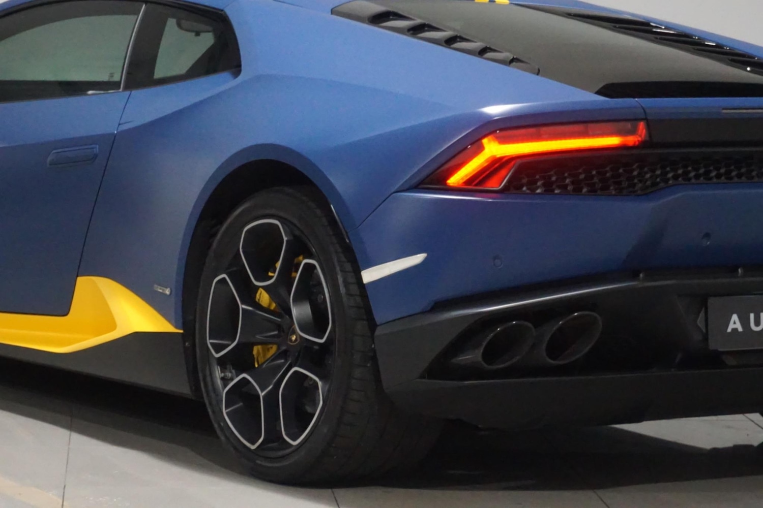 Used Lamborghini Huracan 2016 for sale - 76987775: Photo 40