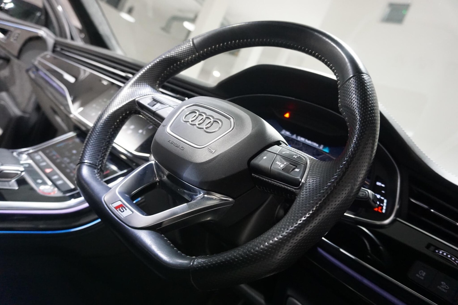 Used Audi Q7 2020 for sale - 76511785: Photo 60