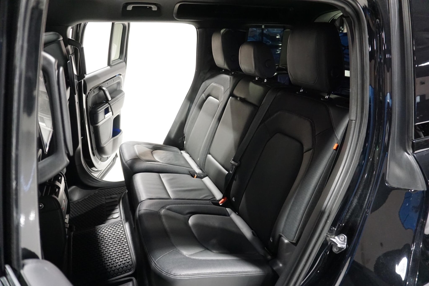 Used Land Rover Defender 110 for sale - 76918633: Photo 15