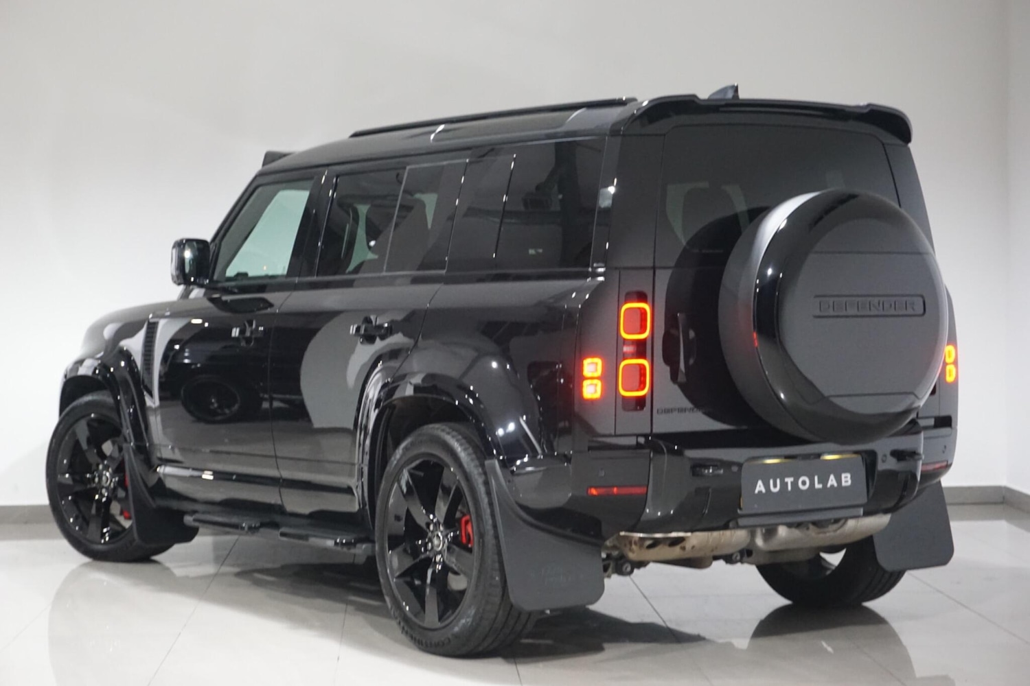 Used Land Rover Defender 110 for sale - 76918633: Photo 41