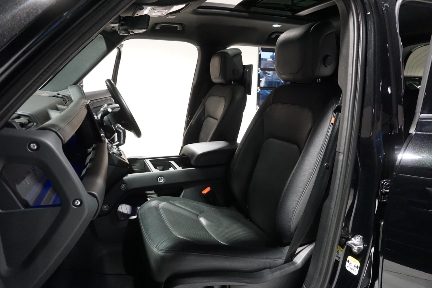 Used Land Rover Defender 110 for sale - 76918633: Photo 55