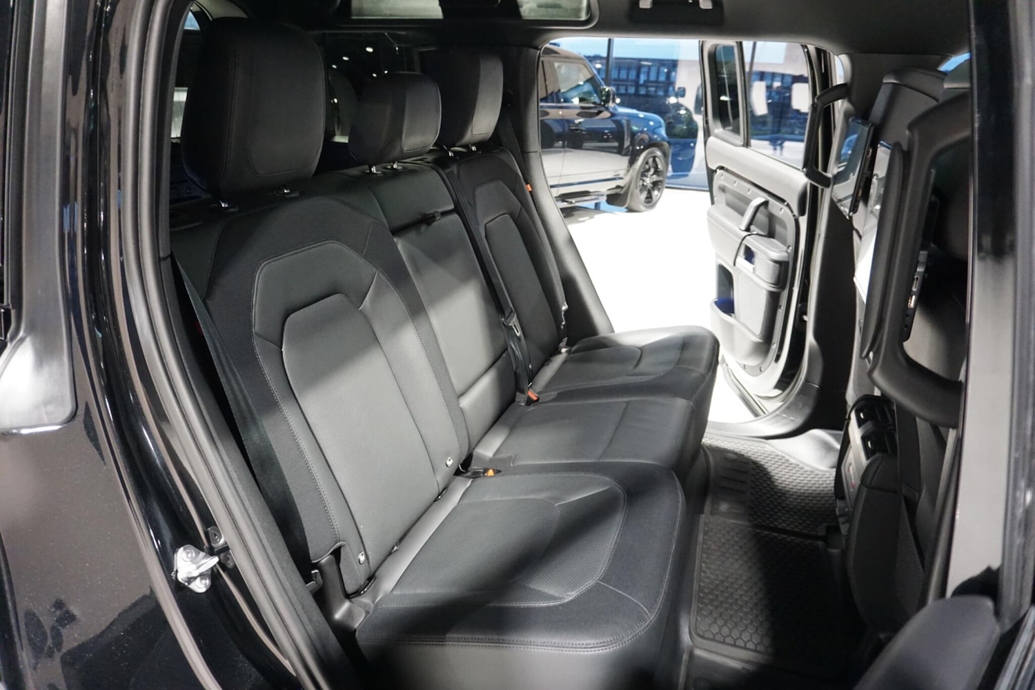 Used Land Rover Defender 110 for sale - 76918633: Photo 57