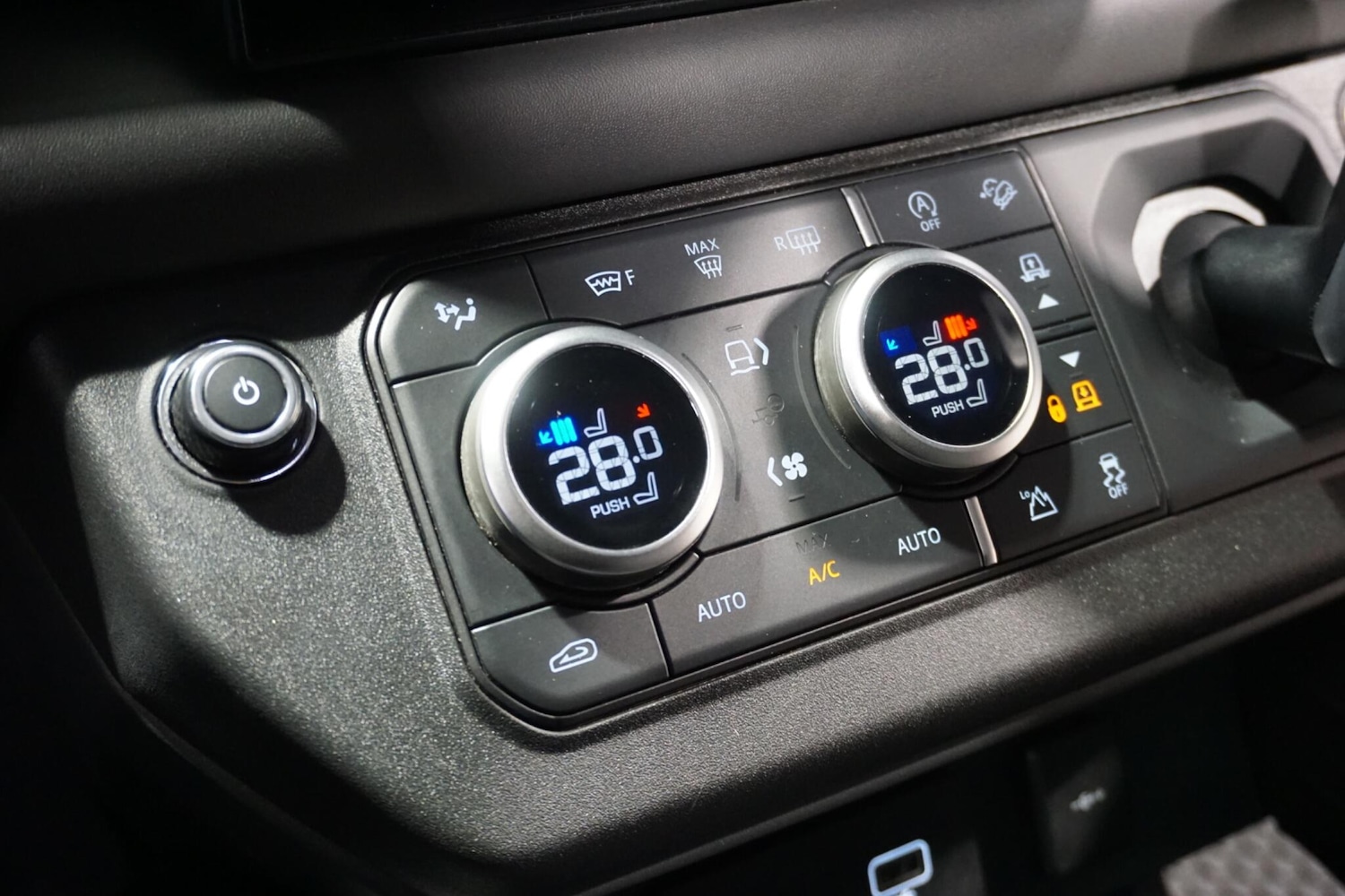 Used Land Rover Defender 110 for sale - 76918633: Photo 65