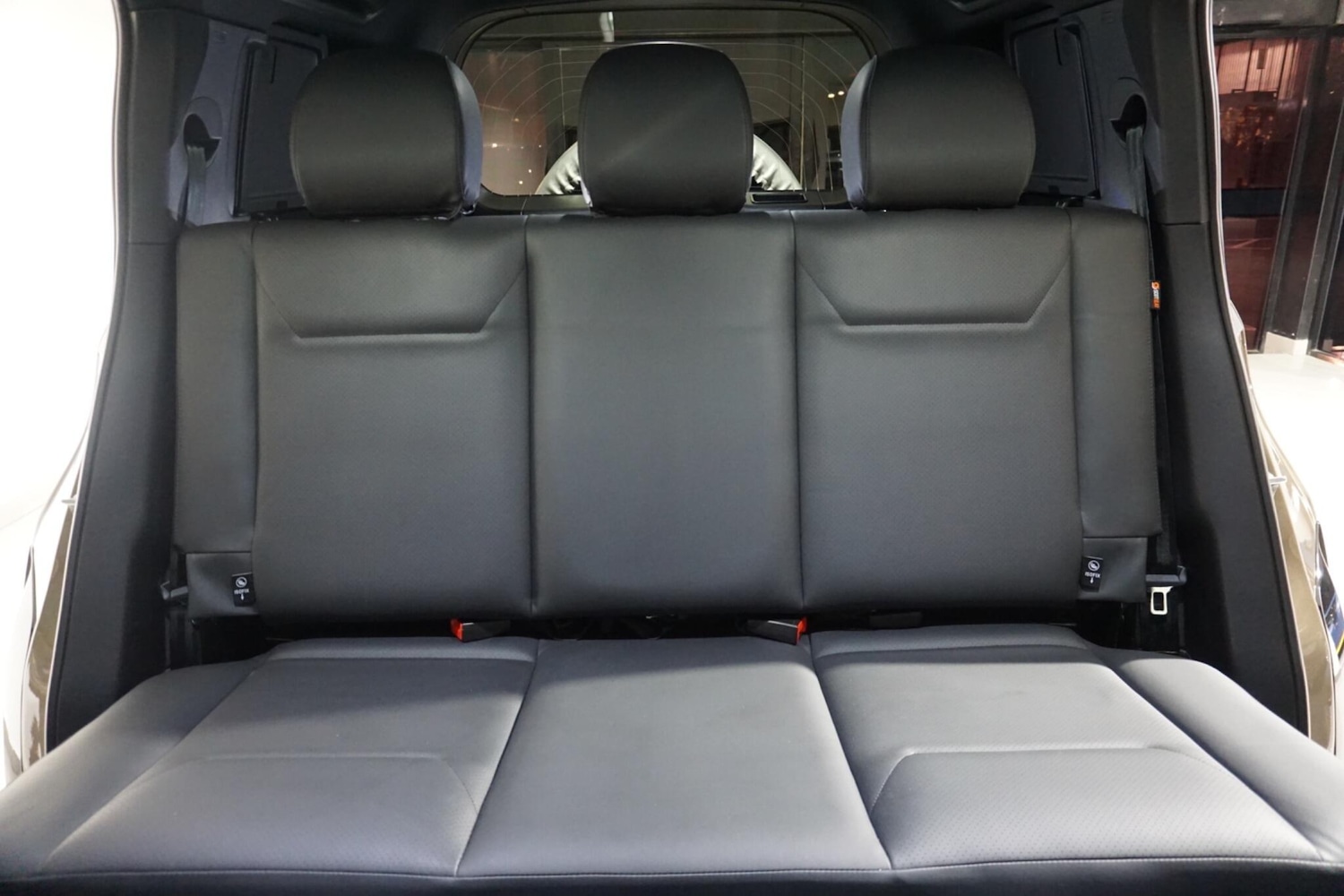 Used Land Rover Defender 110 for sale - 76498727: Photo 10