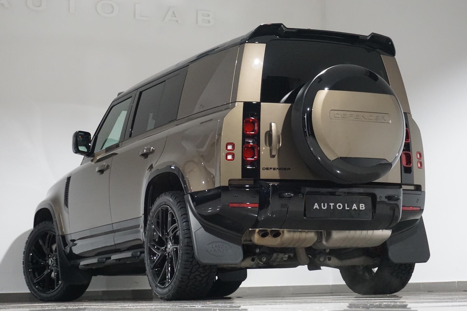 Used Land Rover Defender 110 for sale - 76498727: Photo 29