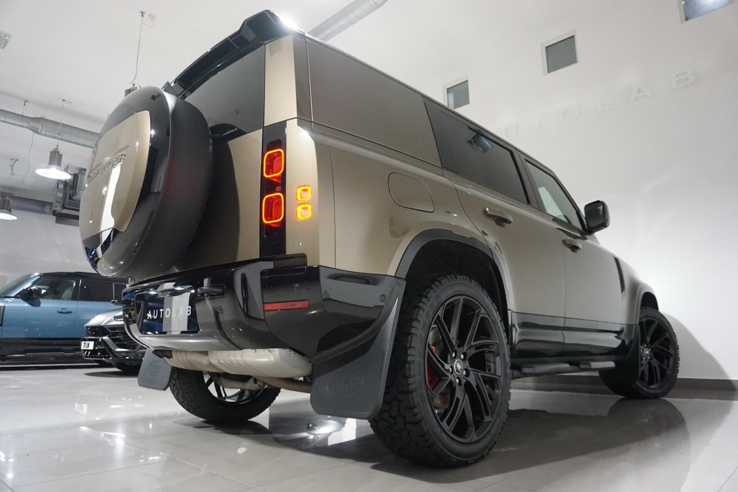 Used Land Rover Defender 110 for sale - 76498727: Photo 31