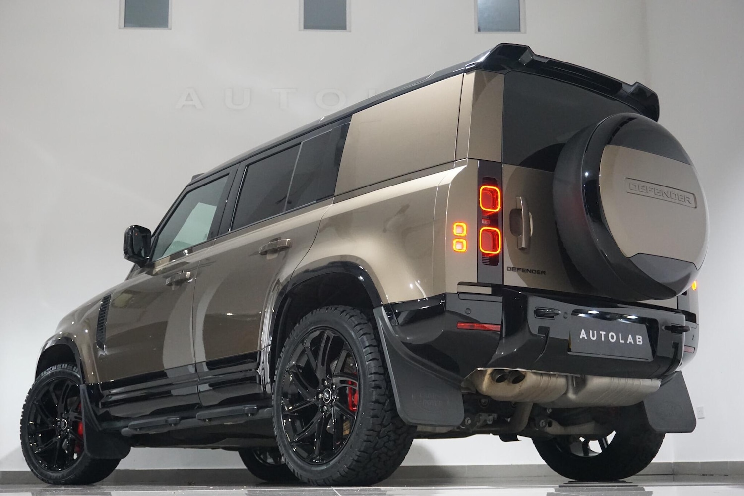 Used Land Rover Defender 110 for sale - 76498727: Photo 34