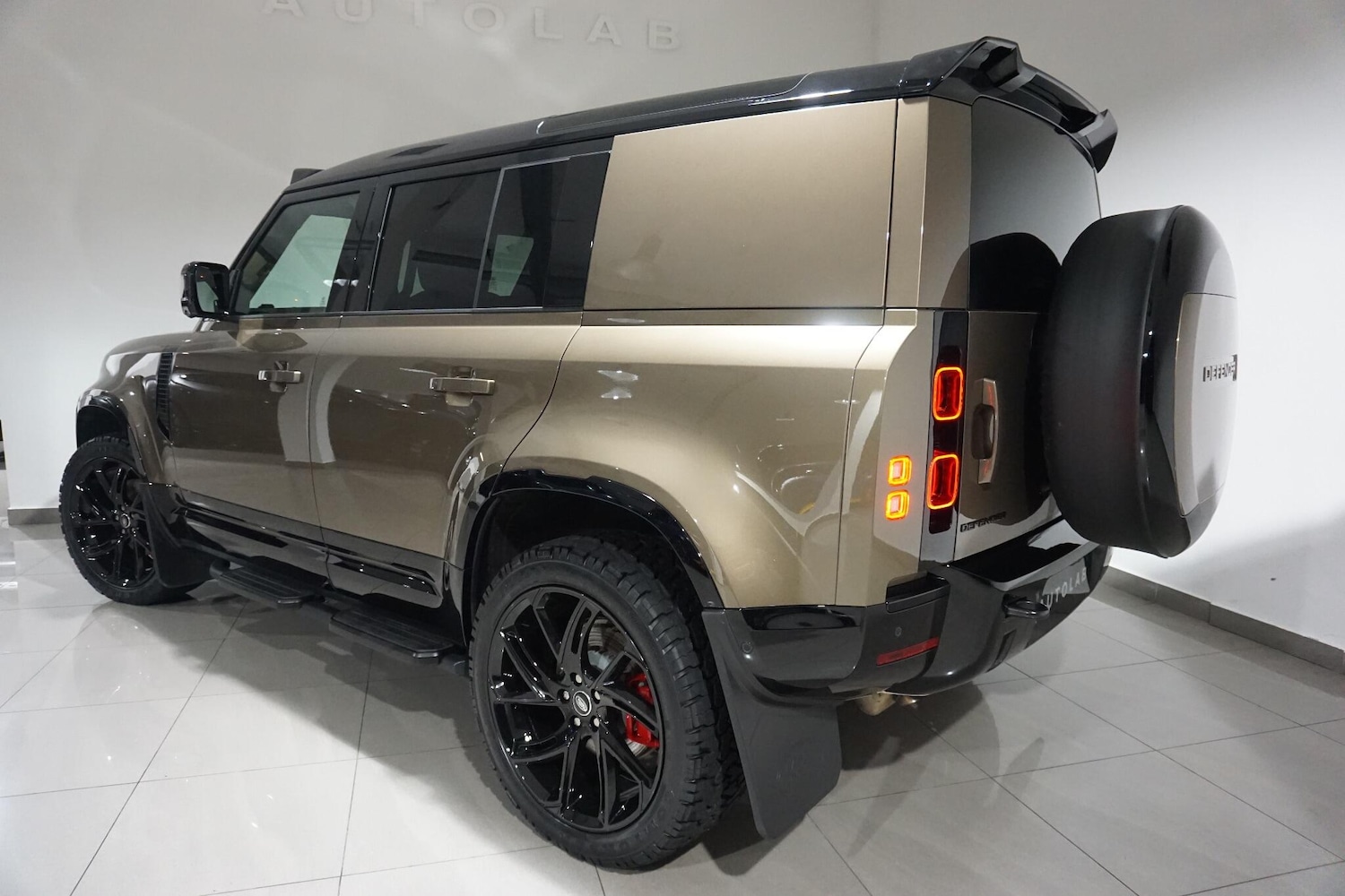 Used Land Rover Defender 110 for sale - 76498727: Photo 36