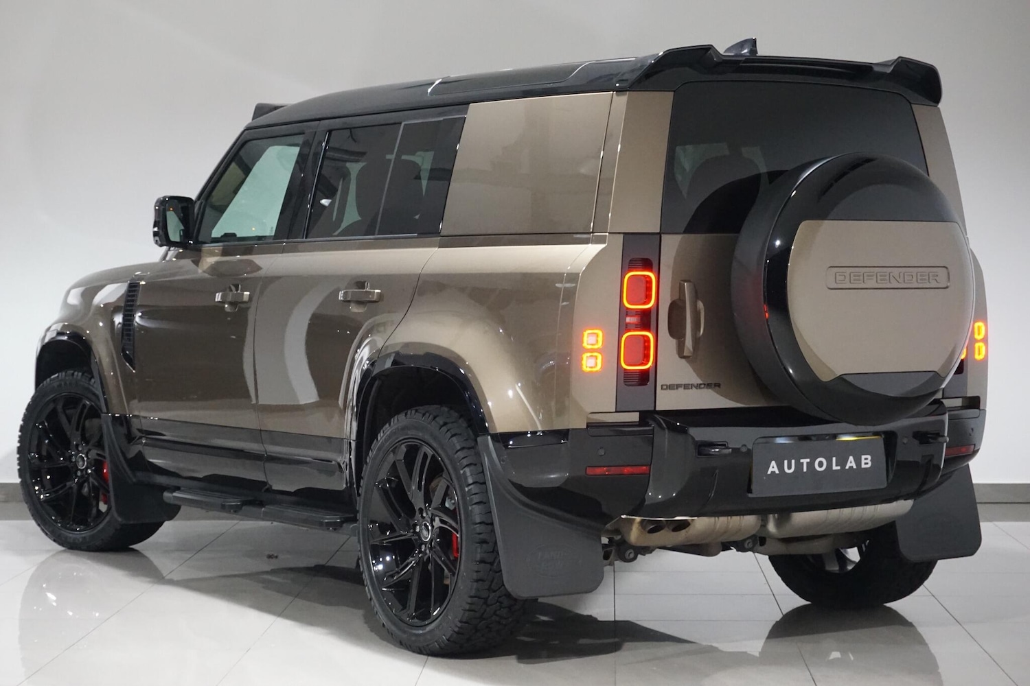 Used Land Rover Defender 110 for sale - 76498727: Photo 38