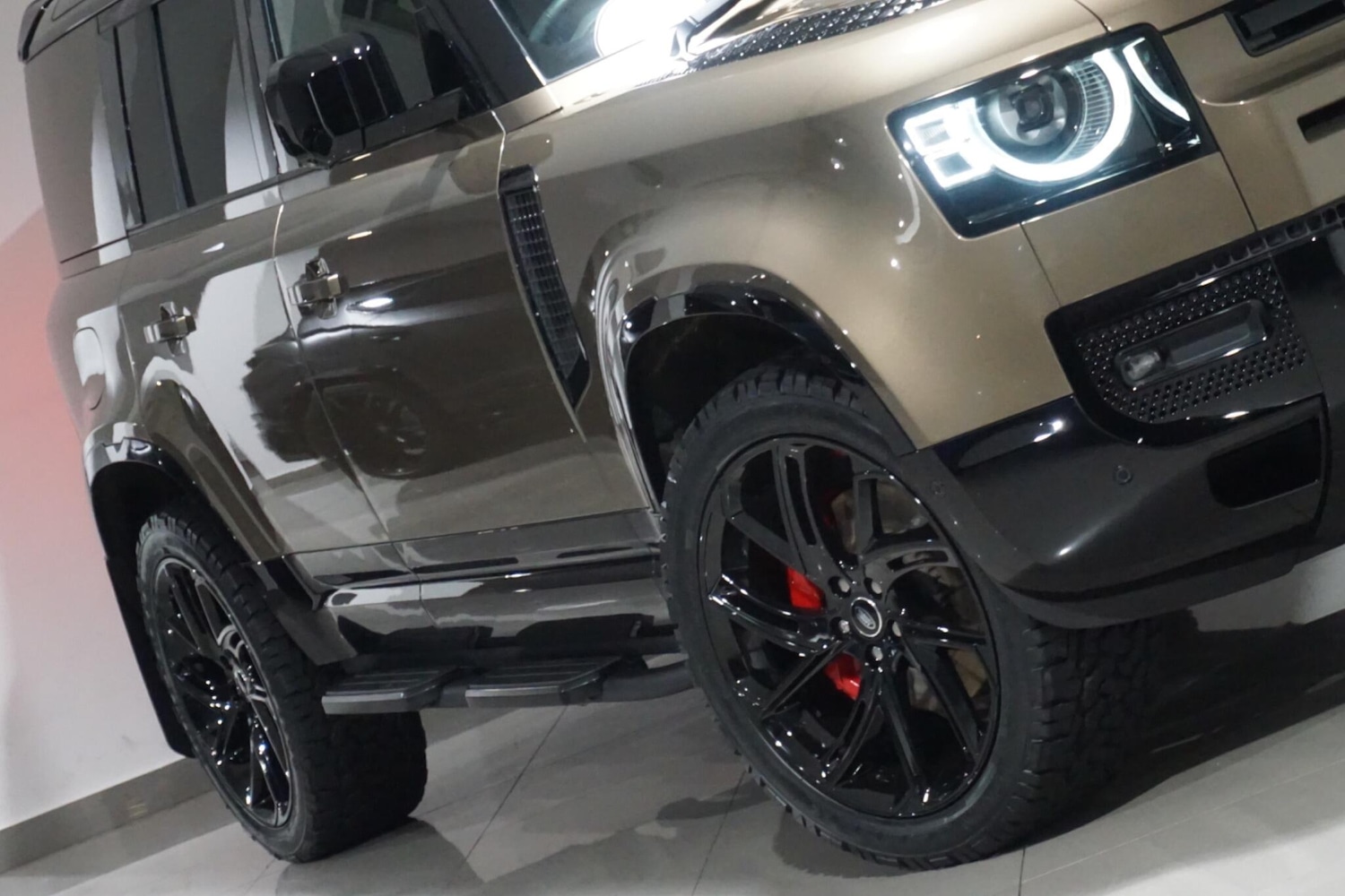 Used Land Rover Defender 110 for sale - 76498727: Photo 41