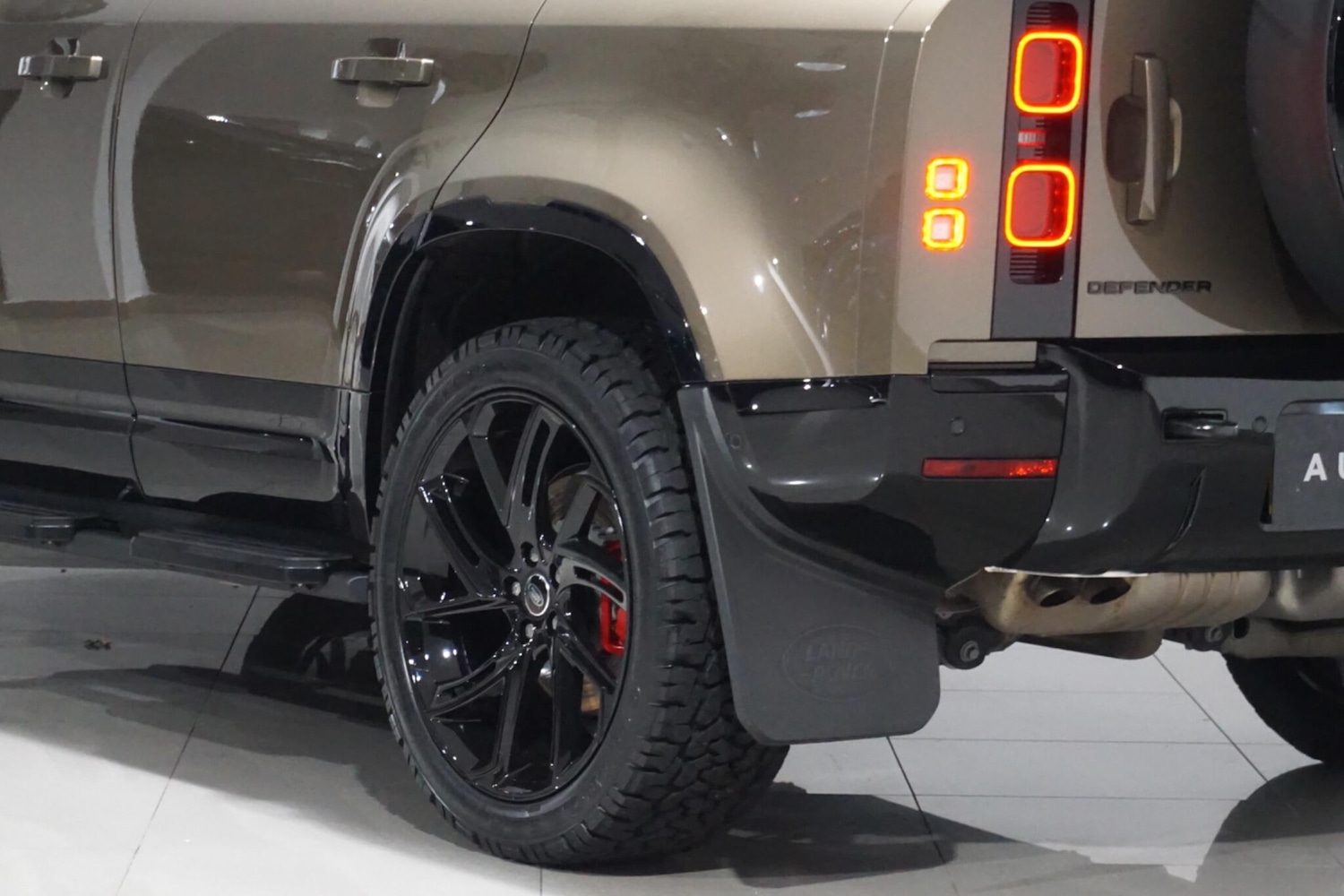 Used Land Rover Defender 110 for sale - 76498727: Photo 46