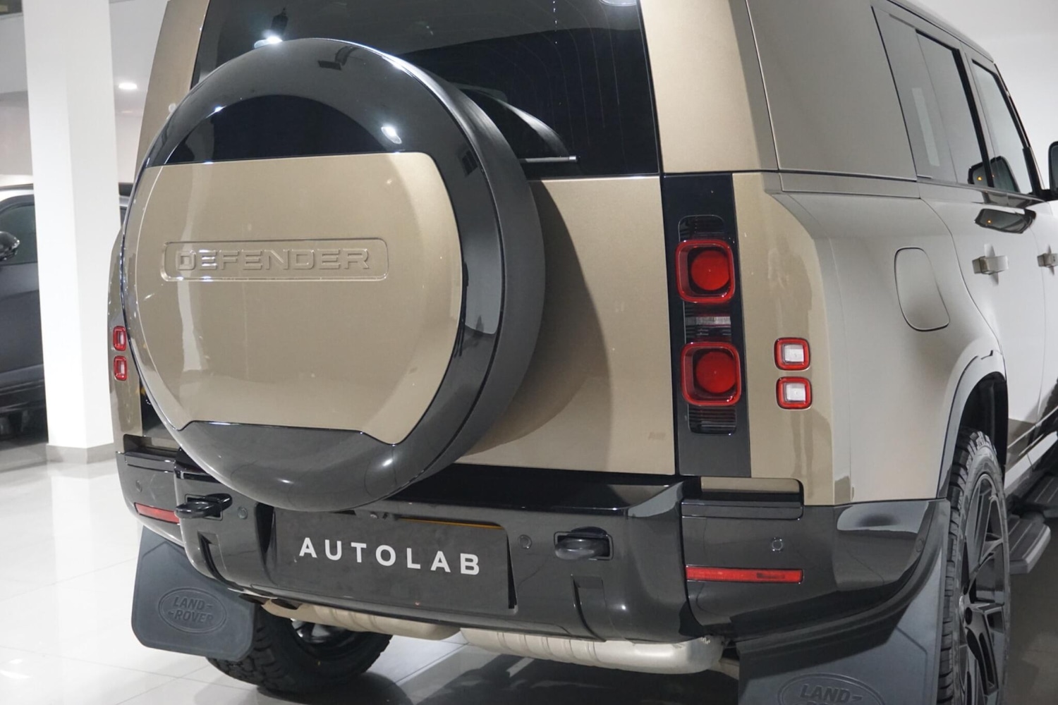 Used Land Rover Defender 110 for sale - 76498727: Photo 64