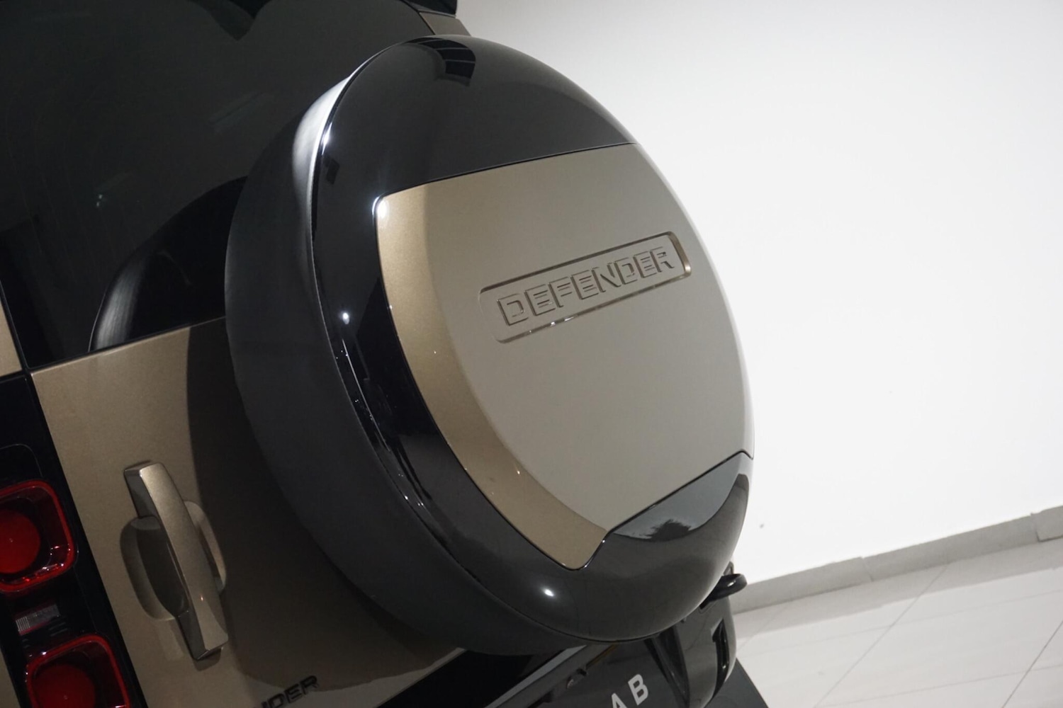 Used Land Rover Defender 110 for sale - 76498727: Photo 69