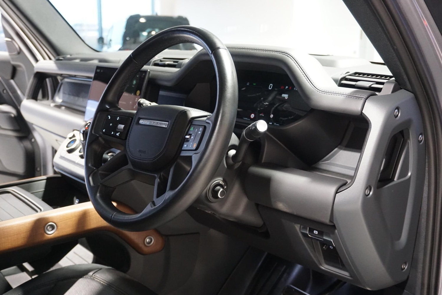 Used Land Rover Defender 2023 for sale - 76913049: Photo 14