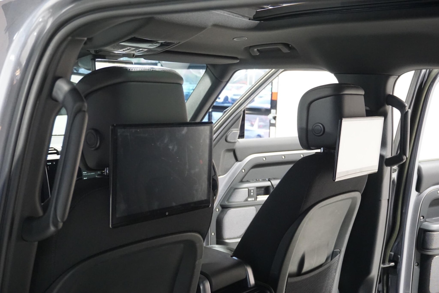 Used Land Rover Defender 2023 for sale - 76913049: Photo 16