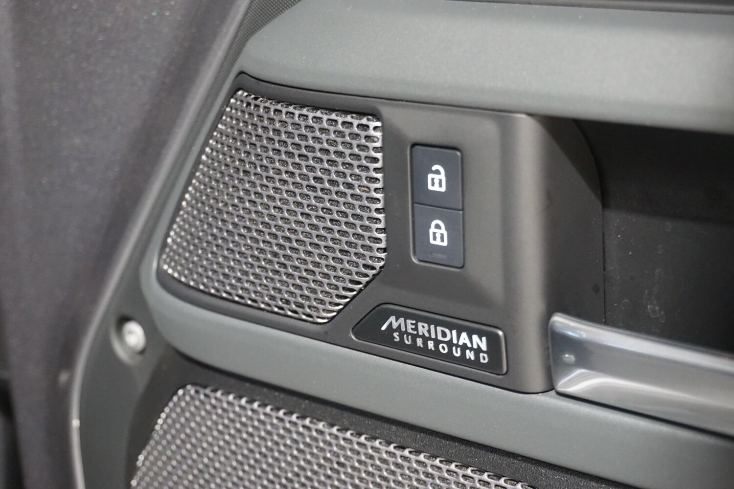 Used Land Rover Defender 2023 for sale - 76913049: Photo 24