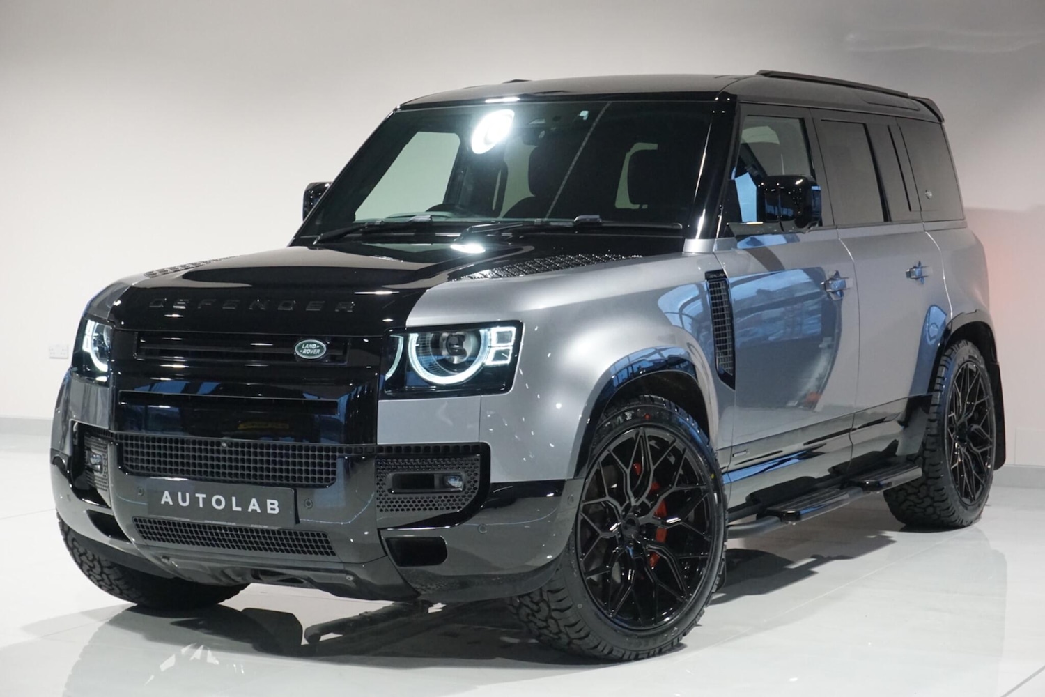 Used Land Rover Defender 2023 for sale - 76913049: Photo 25