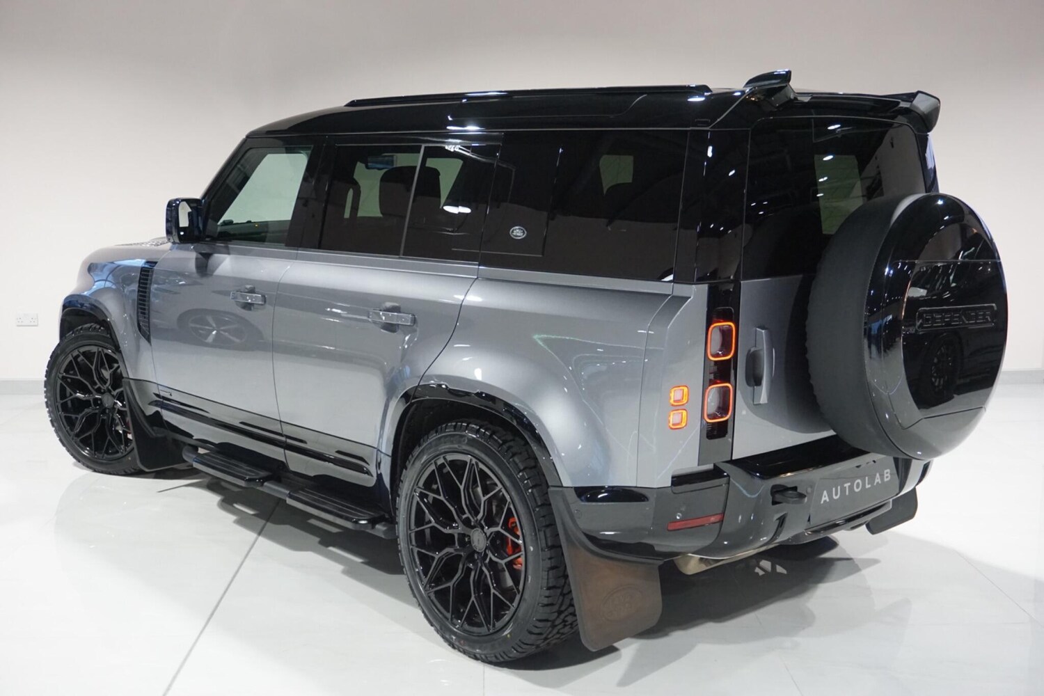 Used Land Rover Defender 2023 for sale - 76913049: Photo 41