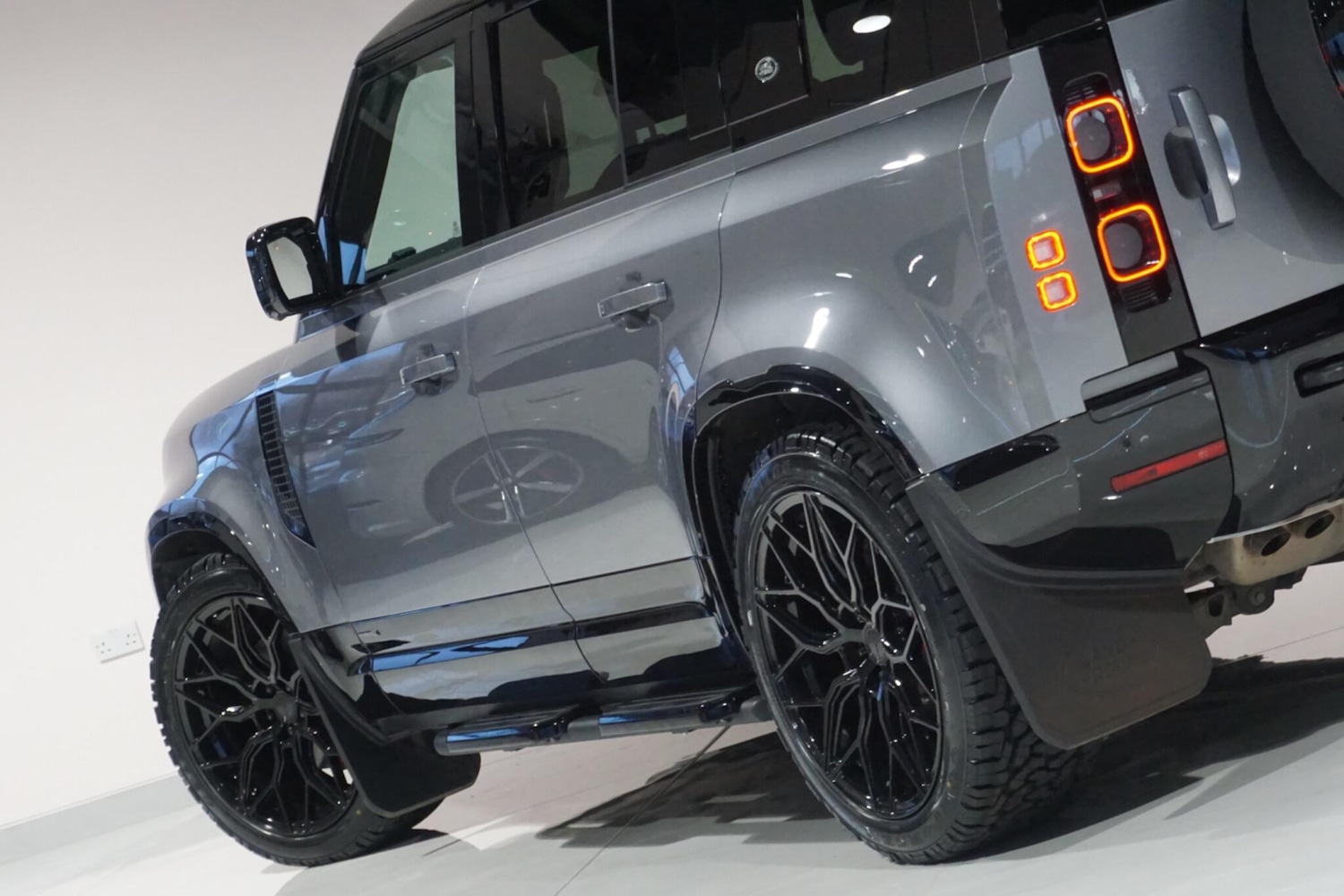 Used Land Rover Defender 2023 for sale - 76913049: Photo 47