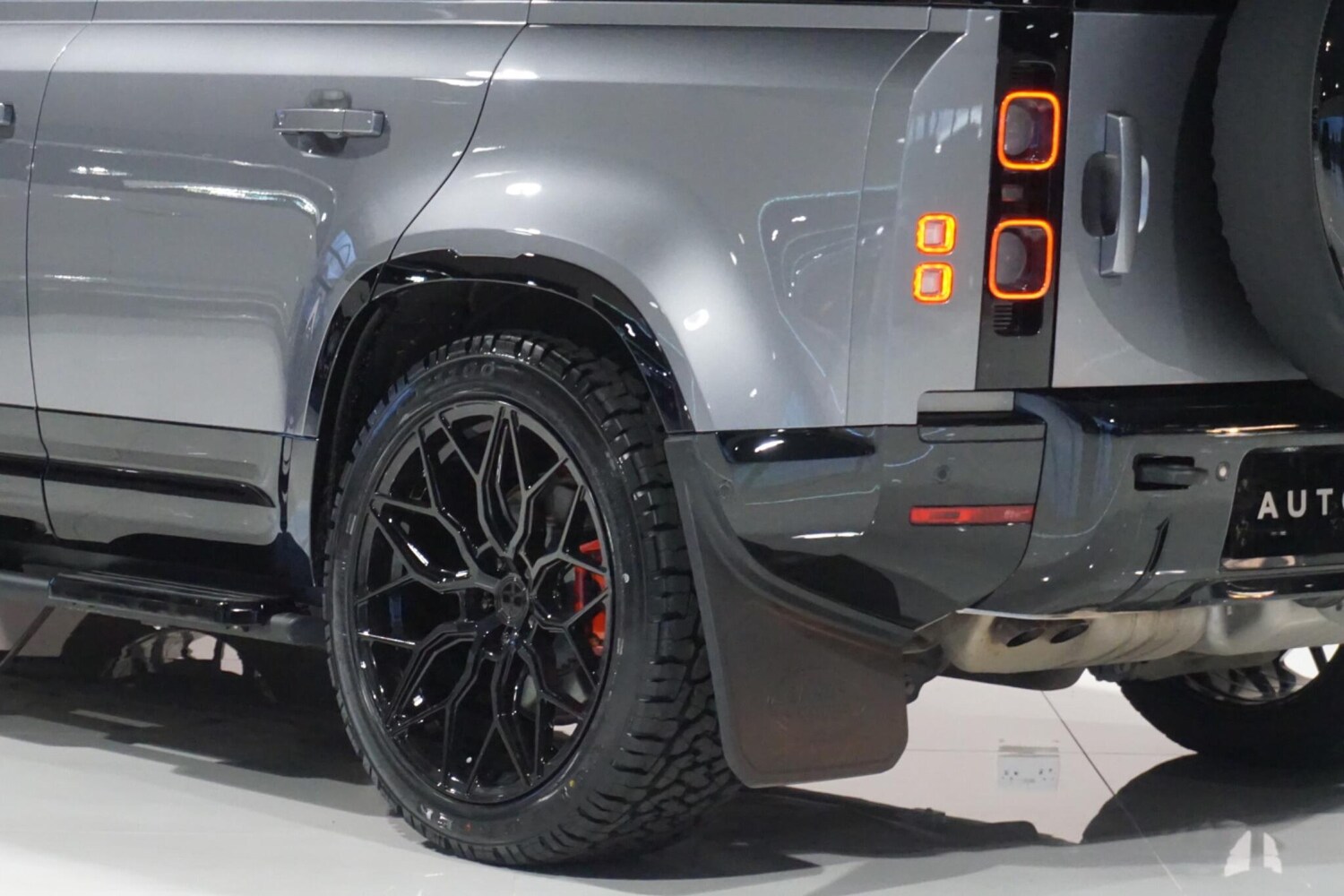 Used Land Rover Defender 2023 for sale - 76913049: Photo 51