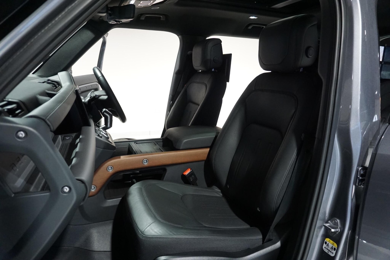 Used Land Rover Defender 2023 for sale - 76913049: Photo 57