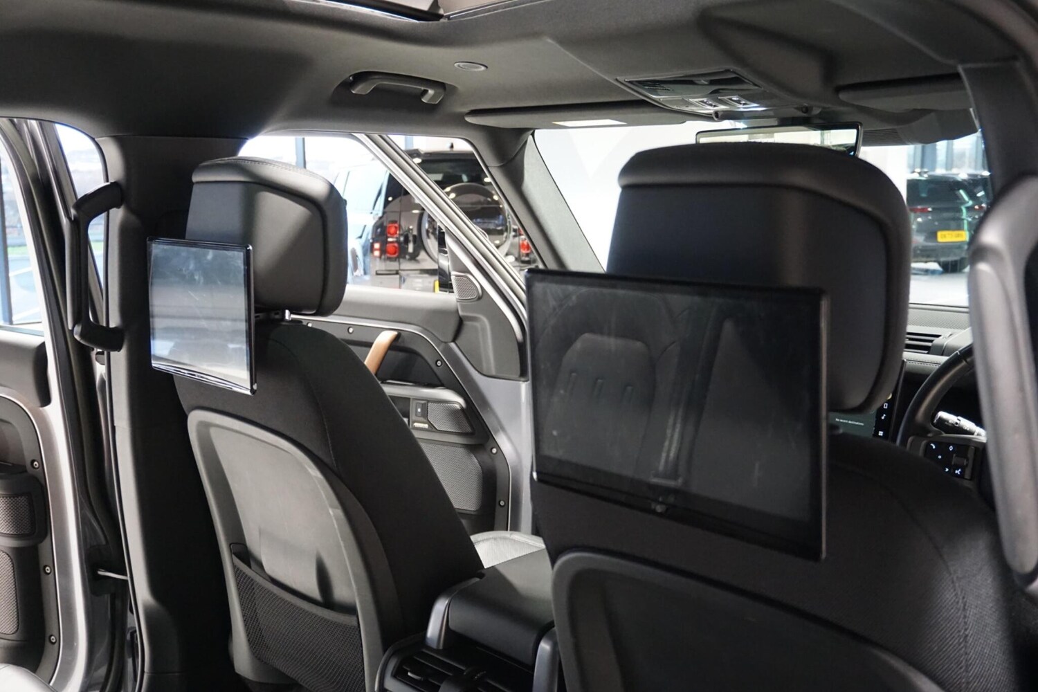 Used Land Rover Defender 2023 for sale - 76913049: Photo 60