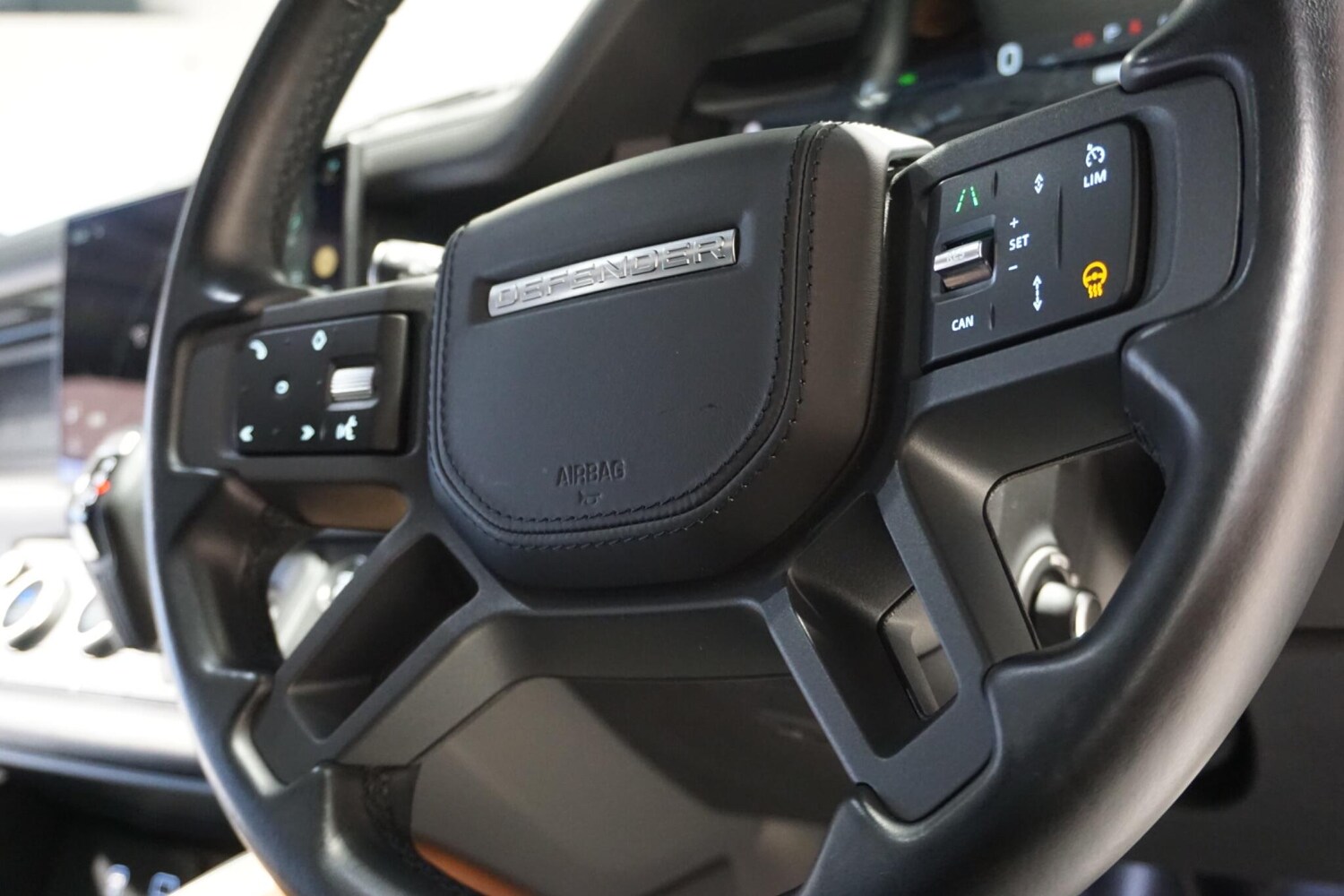 Used Land Rover Defender 2023 for sale - 76913049: Photo 62