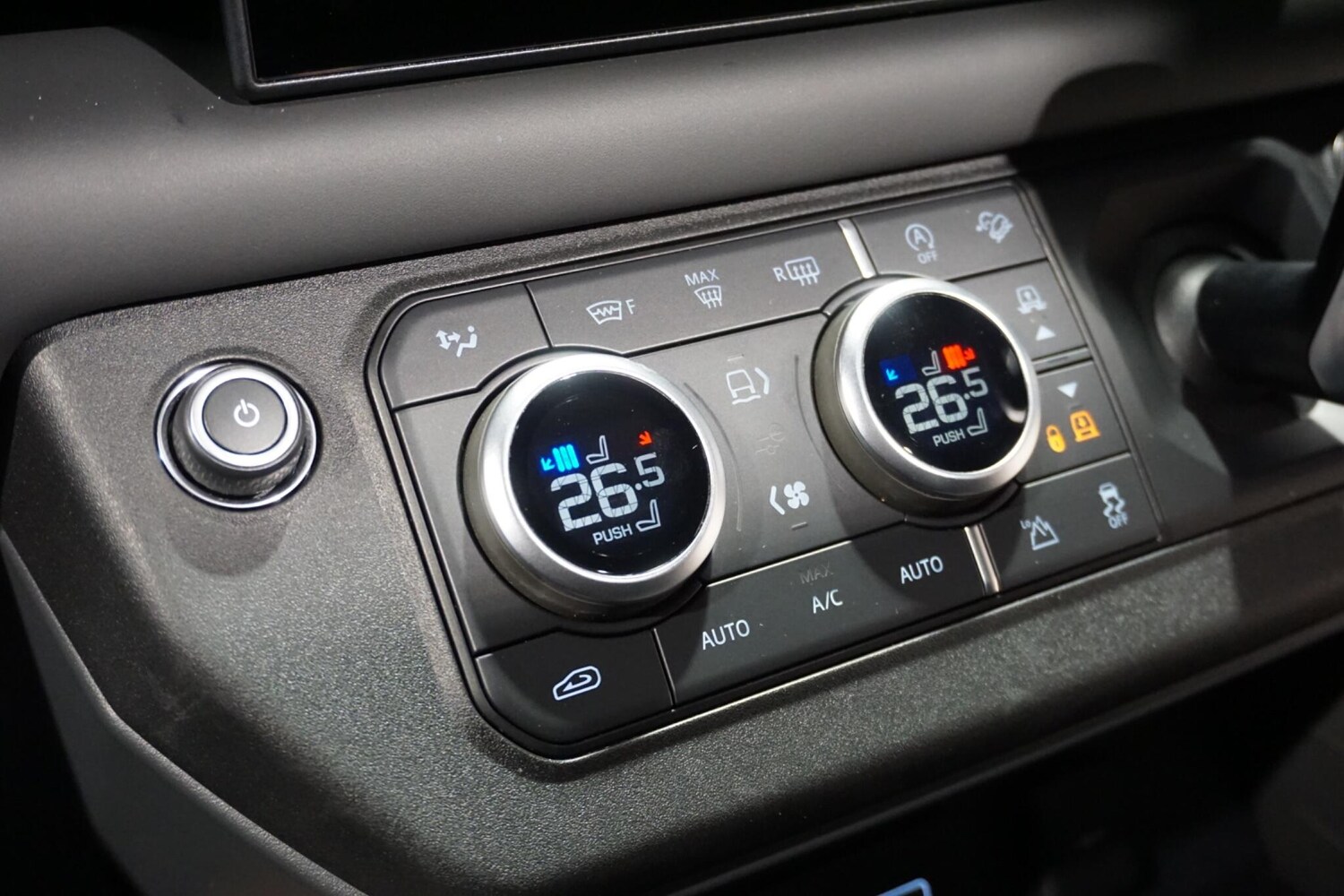 Used Land Rover Defender 2023 for sale - 76913049: Photo 67