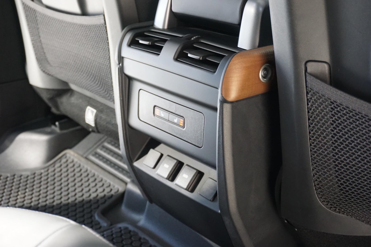 Used Land Rover Defender 2023 for sale - 76913049: Photo 68