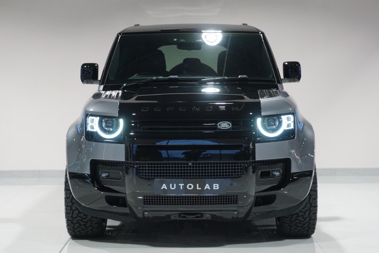 Used Land Rover Defender 2023 for sale - 76913049: Photo 7