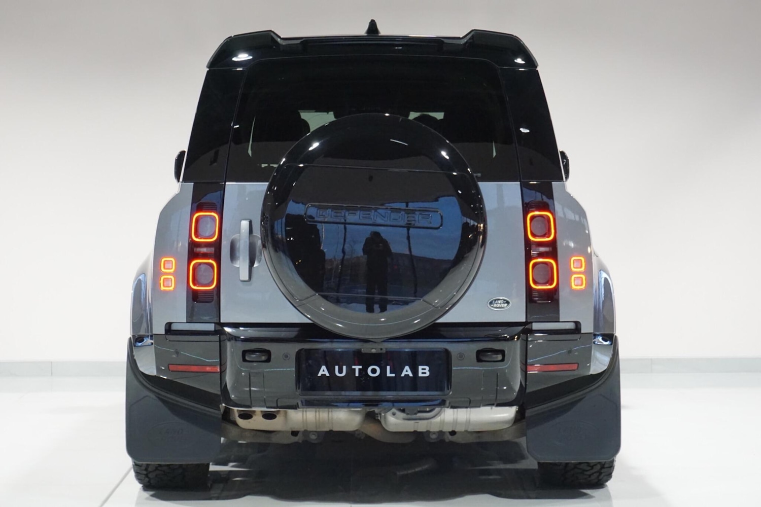 Used Land Rover Defender 2023 for sale - 76913049: Photo 8