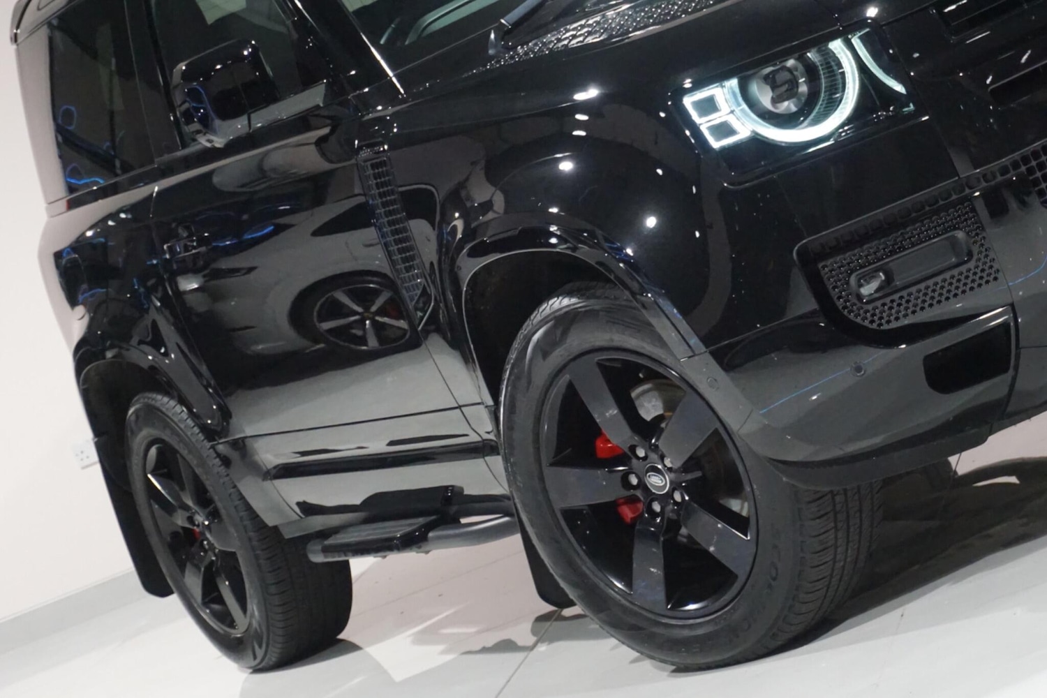 Used Land Rover Defender 90 for sale - 76936439: Photo 32