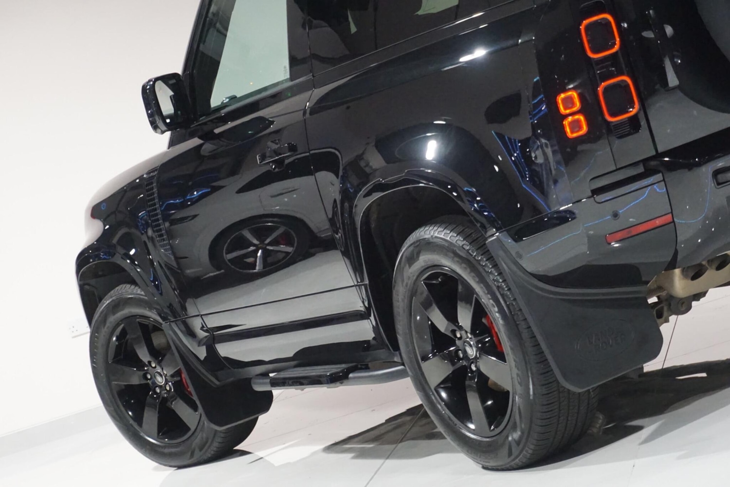 Used Land Rover Defender 90 for sale - 76936439: Photo 33